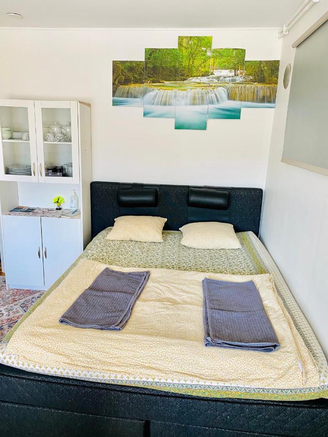 Two Bedrooms,Dining Area And Bathroom With Private Entrance ก็อตกา ภายนอก รูปภาพ