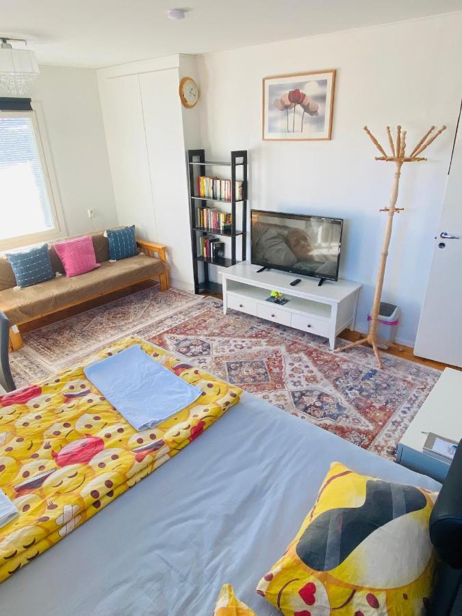 Two Bedrooms,Dining Area And Bathroom With Private Entrance ก็อตกา ภายนอก รูปภาพ