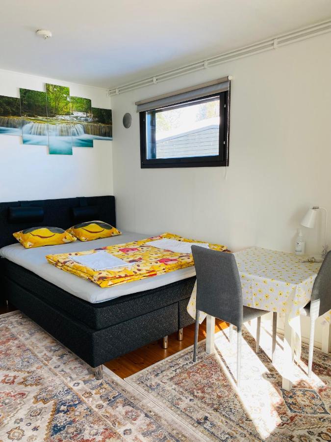 Two Bedrooms,Dining Area And Bathroom With Private Entrance ก็อตกา ภายนอก รูปภาพ