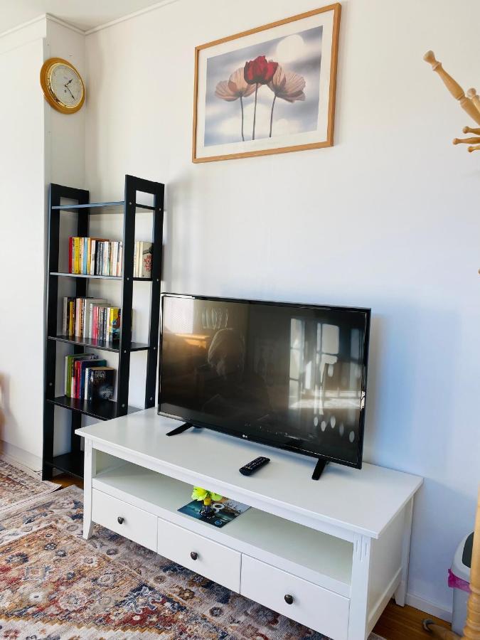 Two Bedrooms,Dining Area And Bathroom With Private Entrance ก็อตกา ภายนอก รูปภาพ