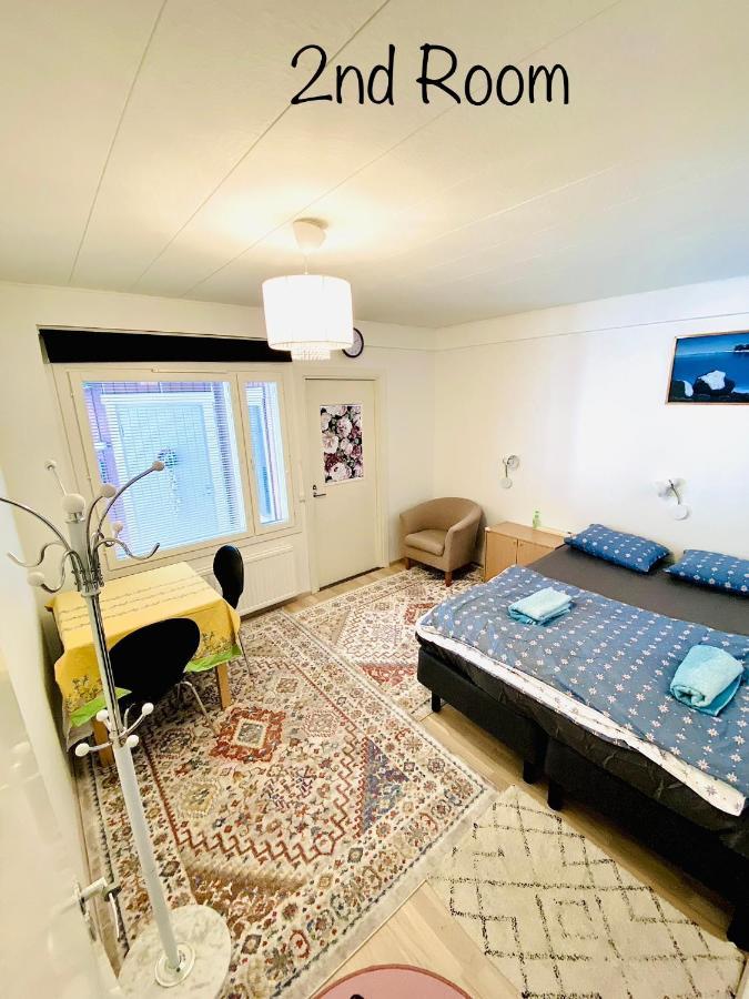 Two Bedrooms,Dining Area And Bathroom With Private Entrance ก็อตกา ภายนอก รูปภาพ