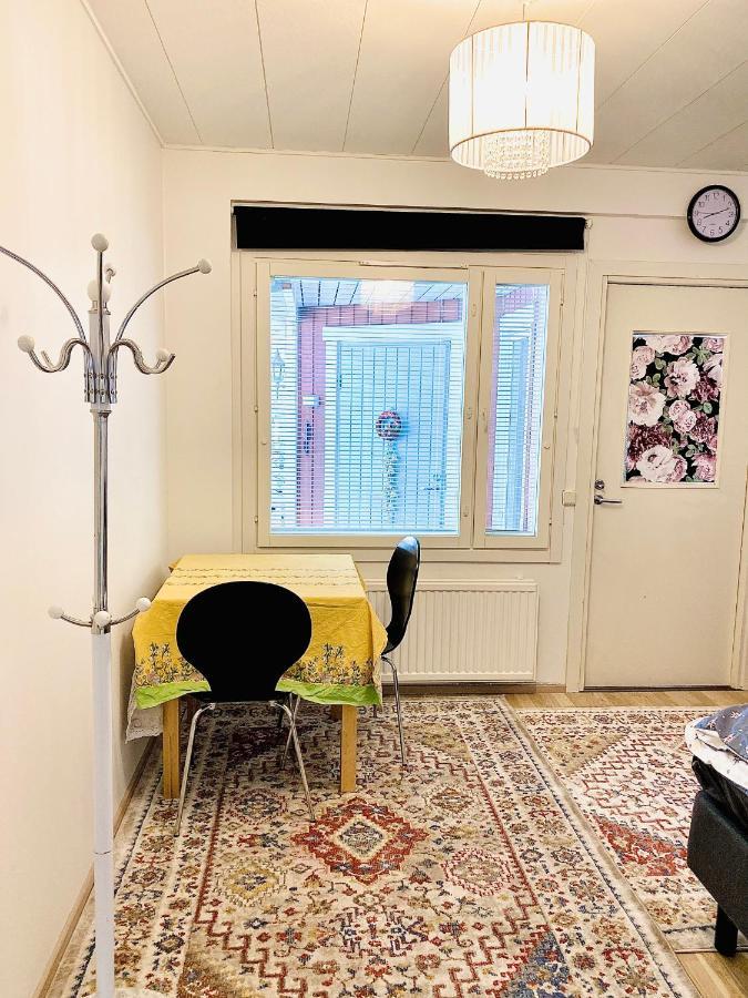 Two Bedrooms,Dining Area And Bathroom With Private Entrance ก็อตกา ภายนอก รูปภาพ